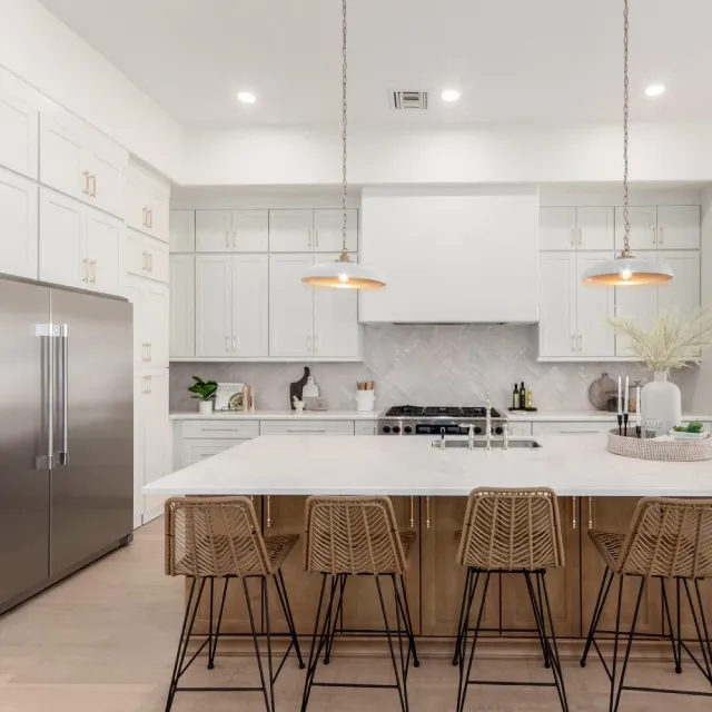 Luxury Kitchen With Top Of The Line Appliances And Finishes